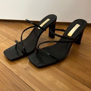 Billini Oretta black size 6